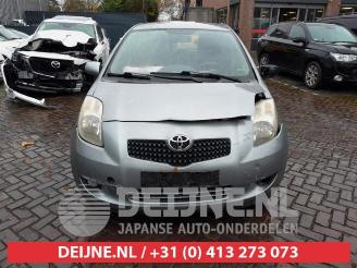 Toyota Yaris Yaris II (P9), Hatchback, 2005 / 2014 1.3 16V VVT-i picture 2