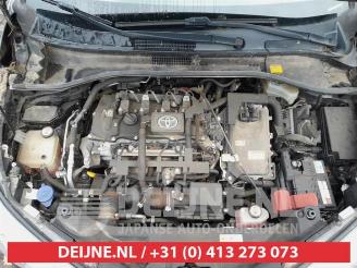 Toyota C-HR C-HR (X1,X5), SUV, 2016 1.8 16V Hybrid picture 21