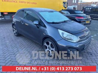 Coche siniestrado Kia Rio Rio III (UB), Hatchback, 2011 / 2017 1.2 CVVT 16V 2012/3