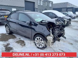 Vrakbiler auto Kia Rio Rio III (UB), Hatchback, 2011 / 2017 1.2 CVVT 16V 2013/11