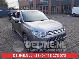 demontáž osobní automobily Mitsubishi Outlander Outlander (GF/GG), SUV, 2012 / 2022 2.0 16V PHEV 4x4 2013/11