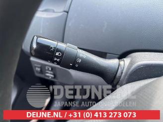 Toyota Yaris Yaris II (P9), Hatchback, 2005 / 2014 1.0 12V VVT-i picture 13