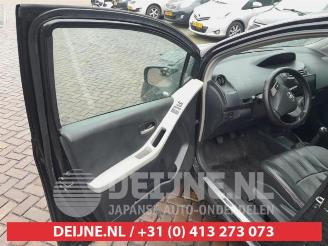 Toyota Yaris Yaris II (P9), Hatchback, 2005 / 2014 1.3 16V VVT-i picture 11