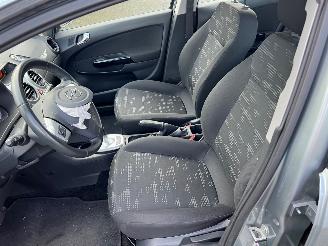 Opel Corsa 1.2i Edition Automaat picture 12