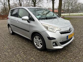 damaged passenger cars Toyota Verso S 1.3 Dynamic Automaat 2013/12