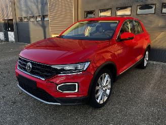 Unfallwagen Volkswagen T-Roc 1.5 TSI CAMERA / PDC / NAVI / STOELVERW /150PK 2020/4