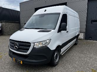 krockskadad bil bedrijf Mercedes Sprinter 317 CDI AUTOMAAT / NAVI / CAMERA / CRUISE 2021/2