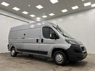 krockskadad bil bedrijf Peugeot Boxer 35 2.2 BlueHDI L3H2 Navi Airco 2022/3