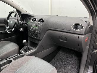 Ford Focus Wagon 1.6i Airco picture 12