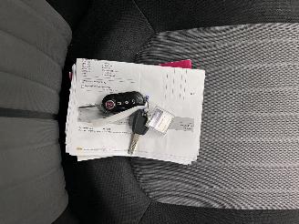 Fiat Punto Evo 0.9 TwinAir Sempre 5-drs Navi Clima picture 13