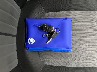 Fiat Punto Evo 0.9 TwinAir Sempre 5-drs Navi Clima picture 13