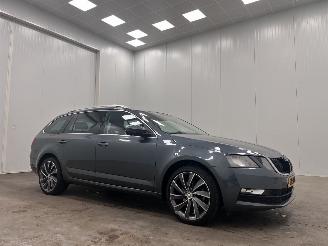 Vaurioauto  passenger cars Skoda Octavia Combi 1.0 TSI DSG Greentech Edition Navi Clima 2019/6