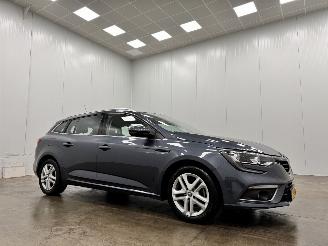 Damaged car Renault Mégane Estate 1.2 TCe Zen Navi Clima 2017/9