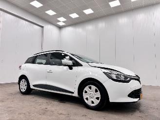 Vaurioauto  passenger cars Renault Clio Estate 0.9 TCe Navi Airco 2016/4