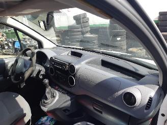 Peugeot Partner Partner (GC/GF/GG/GJ/GK) Van 1.6 HDI 90 (DV6DTED(9HF)) [66kW]  (12-201=
1/08-2016) picture 4