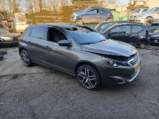 Vrakbiler auto Peugeot 308 308 (L3/L8/LB/LH/LP) Hatchback 5-drs 1.2 12V e-THP PureTech 130 (EB2DTS(HNY)) [96kW] 2015/8