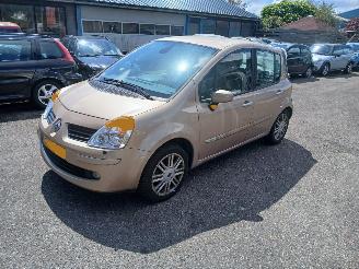 Voiture accidenté Renault Modus Modus/Grand Modus (JP) MPV 1.6 16V (K4M-791) [82kW] 2005/7