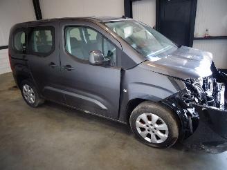 demontáž osobní automobily Opel Combo 1.2 THP 2020/10