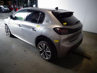 Peugeot 208 1.2 THP picture 4