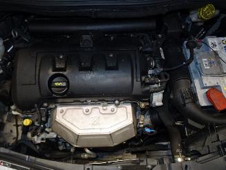 Peugeot 2008 1.6 VTI picture 5