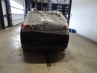 Peugeot 2008 1.2 VTI picture 4