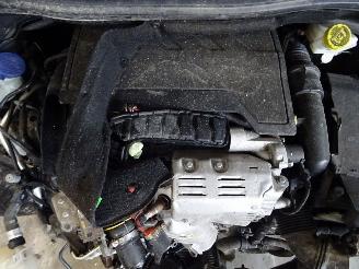 Peugeot 2008 1.2 THP picture 6