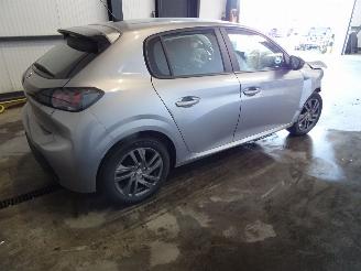 Peugeot 208 1.2 VTI picture 3