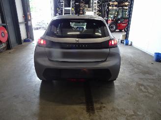 Peugeot 208 1.2 VTI picture 2