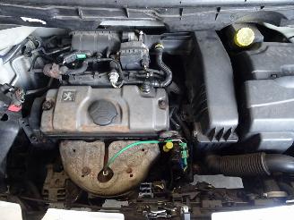 Peugeot 1007 1.4 picture 6