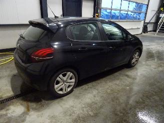 Peugeot 208 1.2 VTI picture 3