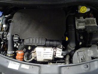 Peugeot 208 1.2 THP picture 5