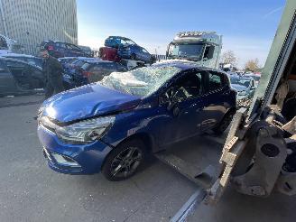 Vrakbiler auto Renault Clio 0,9 TCE GT line 2016/1
