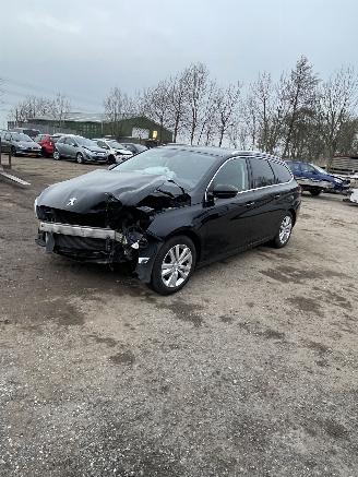 Sloopauto Peugeot 308 1.6 blue hdi 2015/1