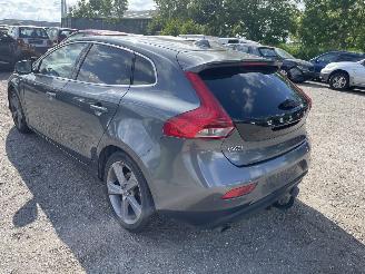 Volvo V-40 1.6 T2 Summum picture 4