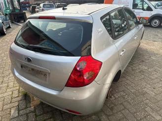 Kia Cee d Cee'd (EDB5), Hatchback 5-drs, 2006 / 2012 1.6 CVVT 16V picture 7