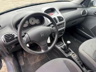 Peugeot 206 206 (2A/C/H/J/S), Hatchback, 1998 / 2012 1.4 XR,XS,XT,Gentry picture 4