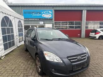 demontáž osobní automobily Kia Cee d Cee'd Sporty Wagon (EDF), Combi, 2007 / 2012 1.4 16V 2009/2