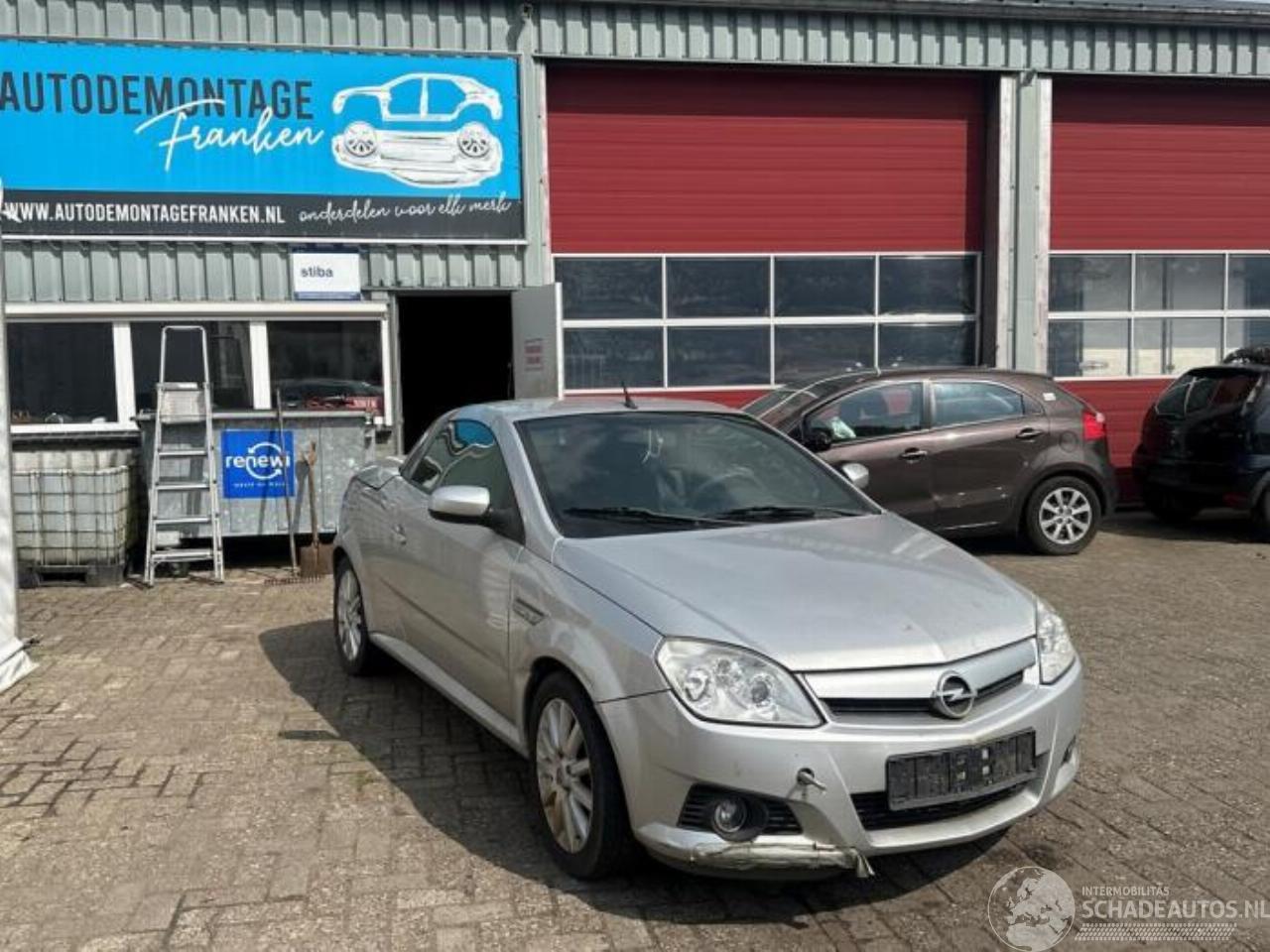 Opel Tigra Tigra Twin Top, Cabrio, 2004 / 2010 1.8 16V