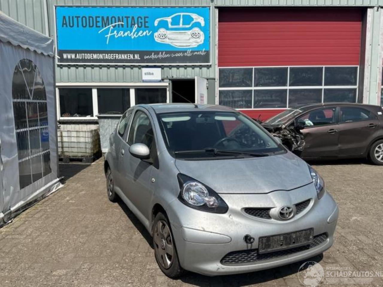 Toyota Aygo Aygo (B10), Hatchback, 2005 / 2014 1.0 12V VVT-i