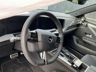 Opel Astra 1.2 Turbo Elegance picture 5