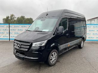 krockskadad bil auto Mercedes Sprinter 317 KA L2H2 2024/11