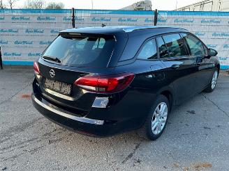Opel Astra 1.2 Turbo Sports Tourer picture 3