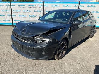 damaged passenger cars Opel Astra 1.2 Turbo Sports Tourer 2025/2