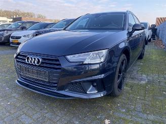 Vaurioauto  passenger cars Audi A4 Avant 2.0 TDi (140kW) NAVI SITZHEIZ. TEMPO 2017/6