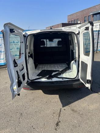 Volkswagen Caddy cargo picture 6