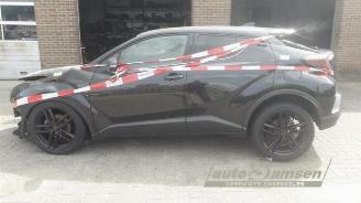 Toyota C-HR C-HR (X1,X5), SUV, 2016 1.8 16V Hybrid picture 2