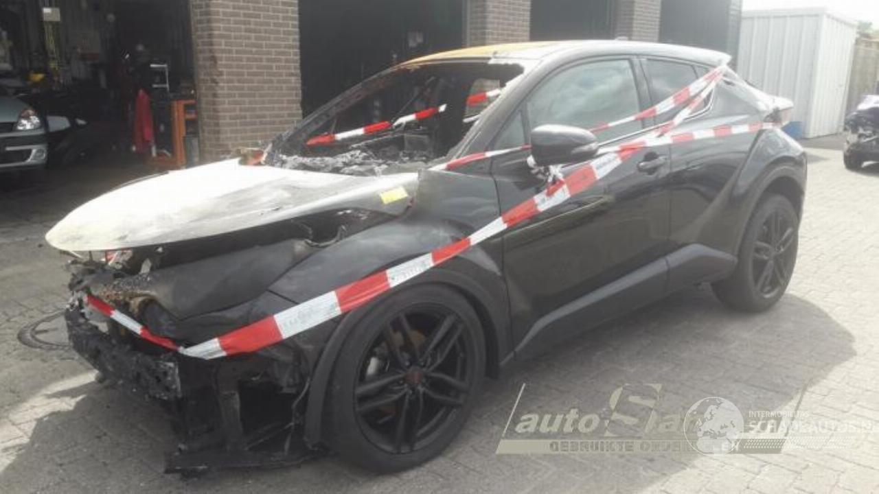 Toyota C-HR C-HR (X1,X5), SUV, 2016 1.8 16V Hybrid