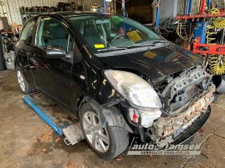 Toyota Yaris Yaris II (P9), Hatchback, 2005 / 2014 1.3 16V VVT-i picture 2