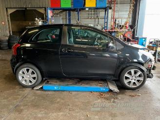 Toyota Yaris Yaris II (P9), Hatchback, 2005 / 2014 1.3 16V VVT-i picture 3