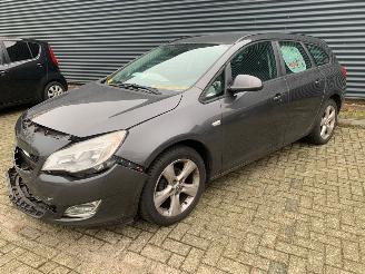 Opel Astra SPORTS TOURER picture 2